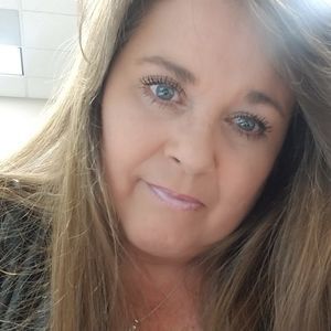 Meet your Posher, Dee